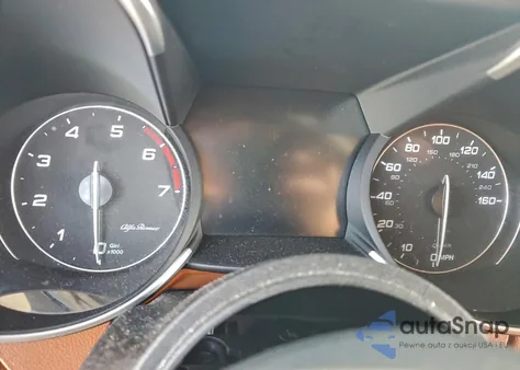 2019 Alfa Romeo Giulia z USA, uszkodzony, nr VIN ZARFAMANXK7599319